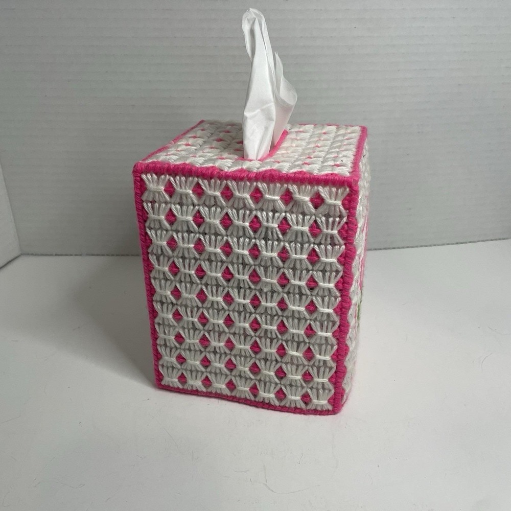 Handmade Needlepoint Plastic Canvas Pink/Green/White Yarn Tissue Box Granny Core - Picture 2 of 5